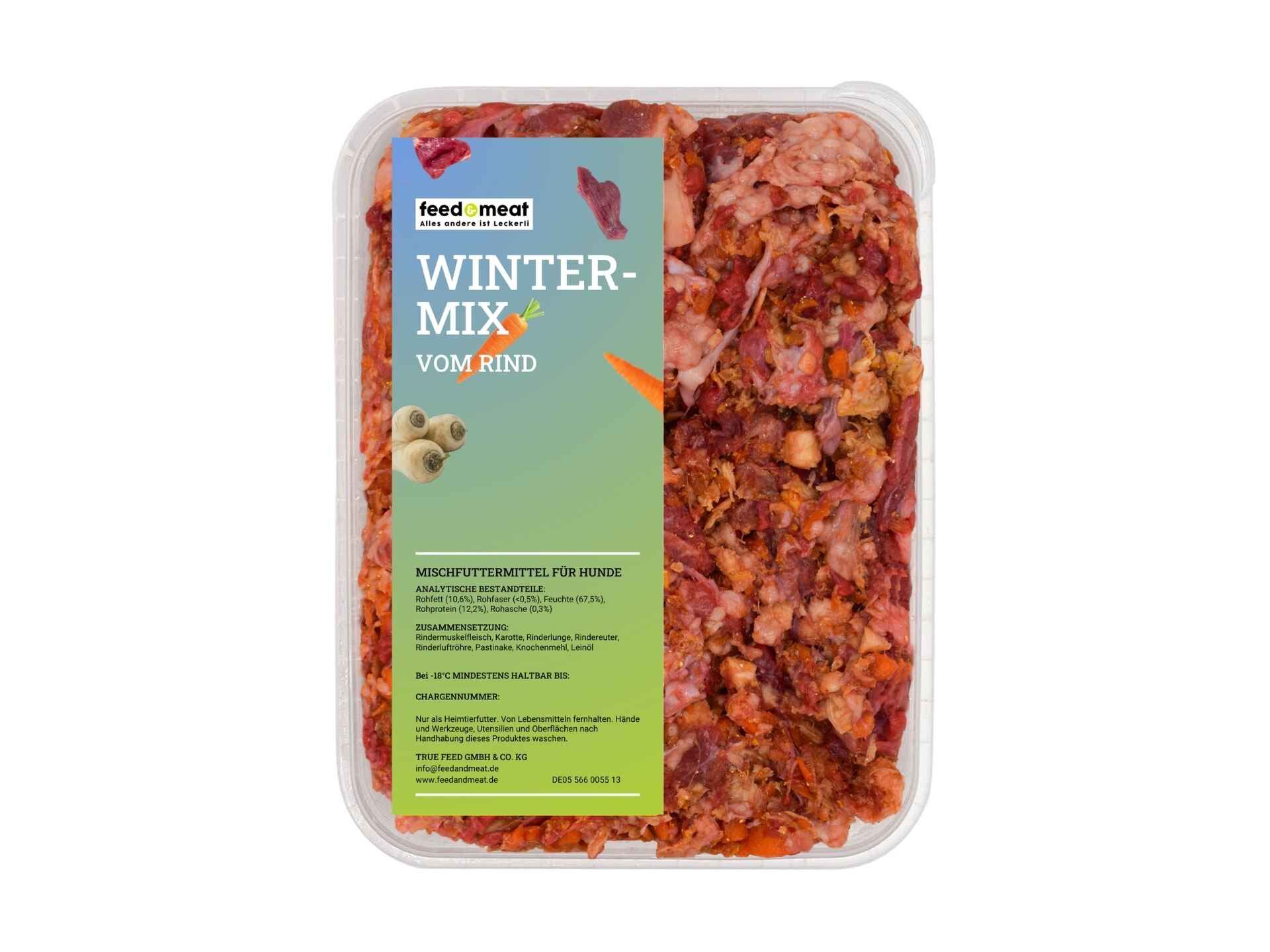 Barf Wintermix vom Rind für Hunde in einer Schale – nährstoffreiche Mischung aus Rindermuskelfleisch, Pastinake und Karotten, perfekt für die Winterernährung.